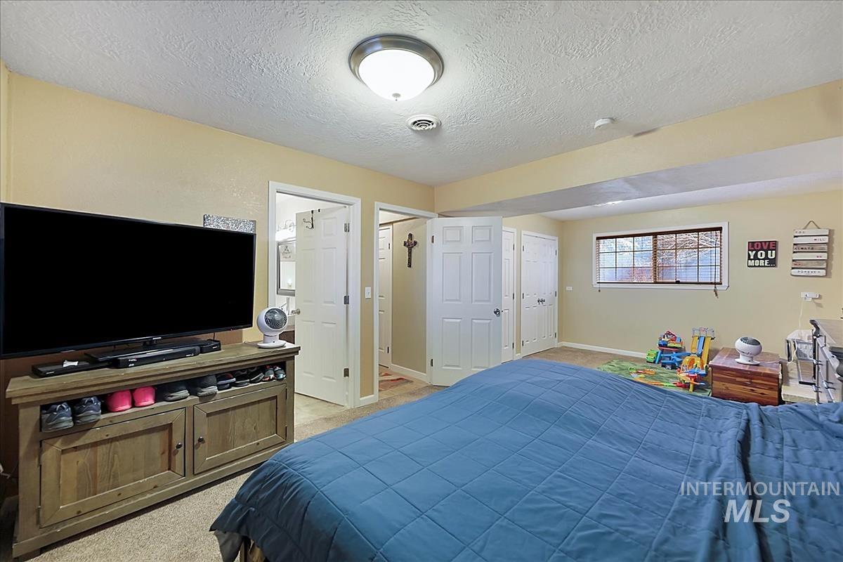 195 NW Carrie Circle, Mountain Home, Idaho 83647, 4 Bedrooms, 3 Bathrooms, Residential For Sale, Price $400,000, 98974841