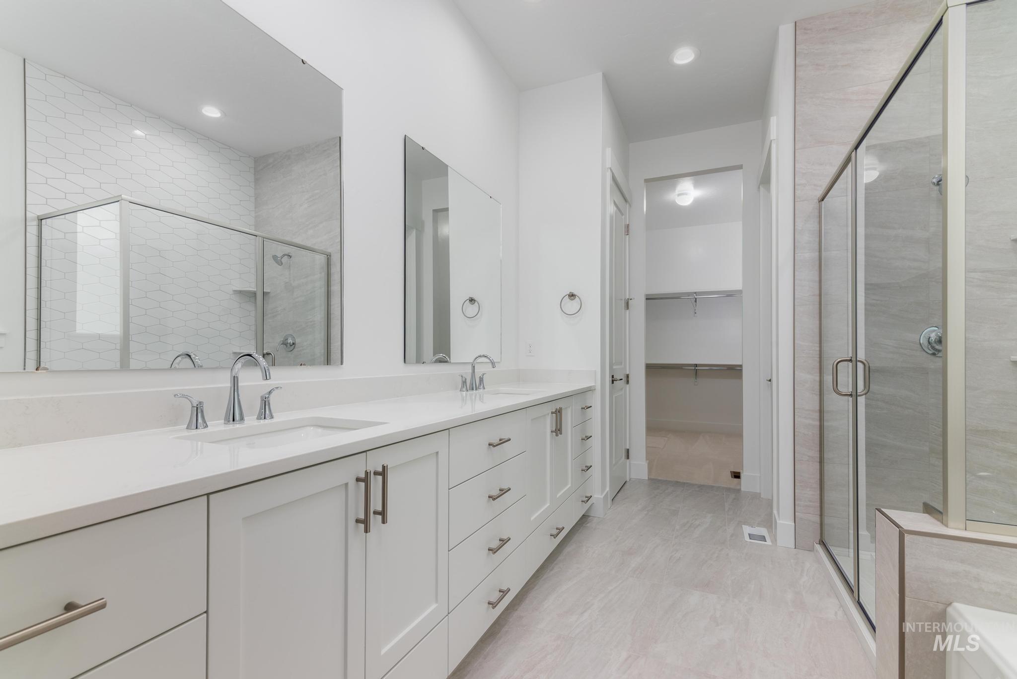 15188 Steel Cloud Ave, Caldwell, Idaho 83607, 3 Bedrooms, 2.5 Bathrooms, Residential For Sale, Price $579,000,MLS 98974844