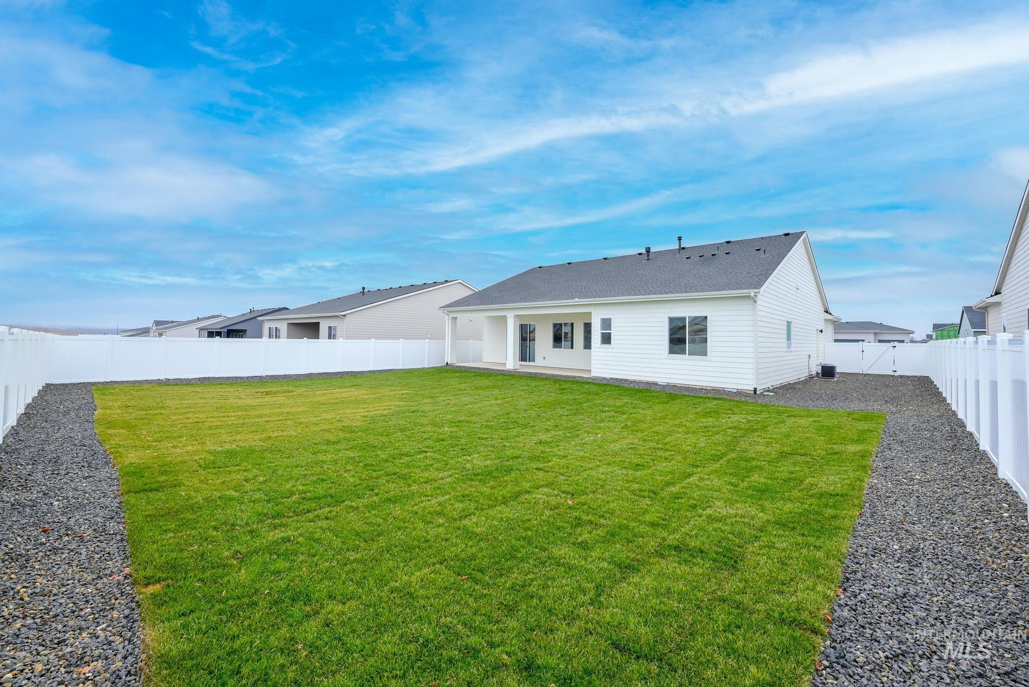 15188 Steel Cloud Ave, Caldwell, Idaho 83607, 3 Bedrooms, 2.5 Bathrooms, Residential For Sale, Price $579,000,MLS 98974844