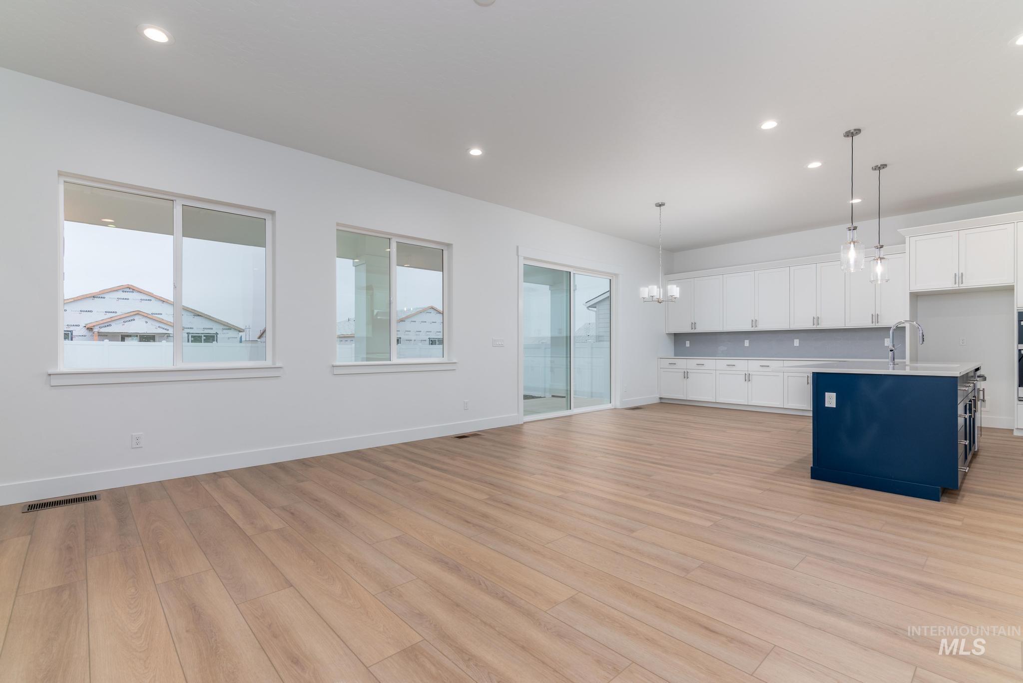 15188 Steel Cloud Ave, Caldwell, Idaho 83607, 3 Bedrooms, 2.5 Bathrooms, Residential For Sale, Price $579,000,MLS 98974844