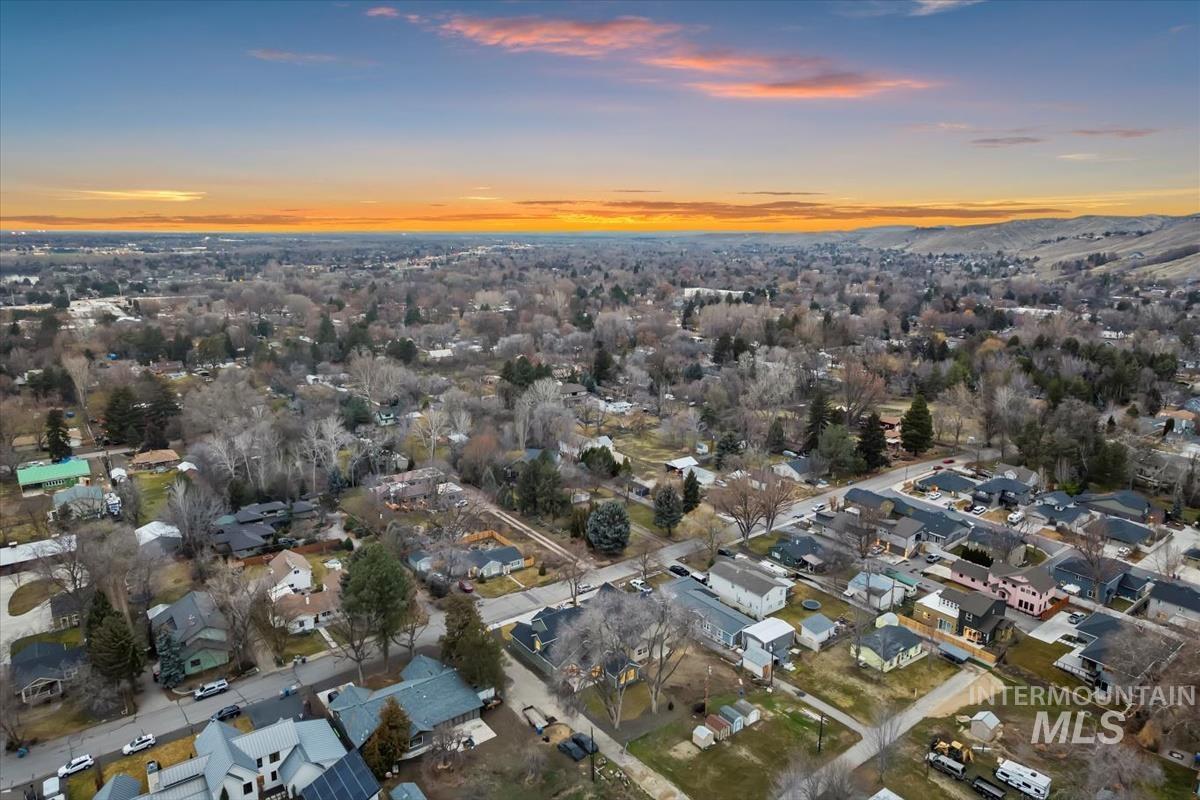 3300 N 39th St, Boise, Idaho 83703, 4 Bedrooms, 3 Bathrooms, Residential For Sale, Price $1,238,000,MLS 98974846