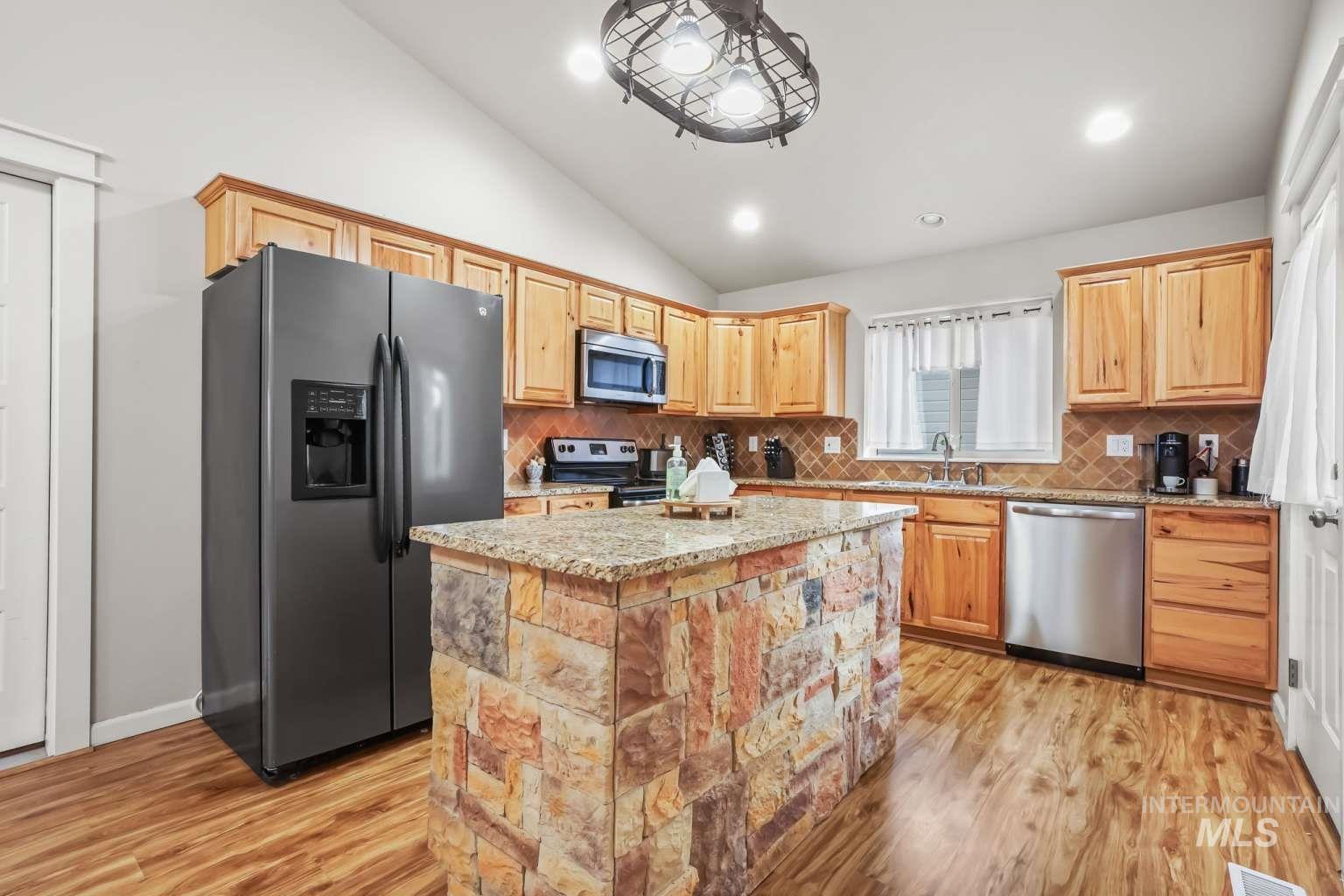 16439 N Driver St, Nampa, Idaho 83687, 3 Bedrooms, 2 Bathrooms, Residential For Sale, Price $379,999,MLS 98974848