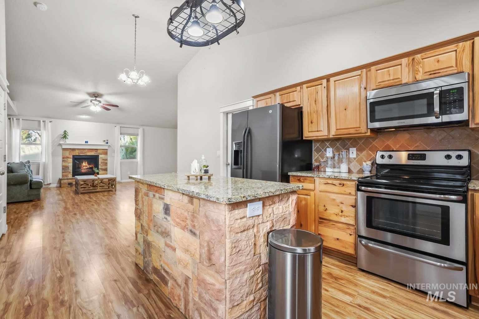 16439 N Driver St, Nampa, Idaho 83687, 3 Bedrooms, 2 Bathrooms, Residential For Sale, Price $379,999,MLS 98974848