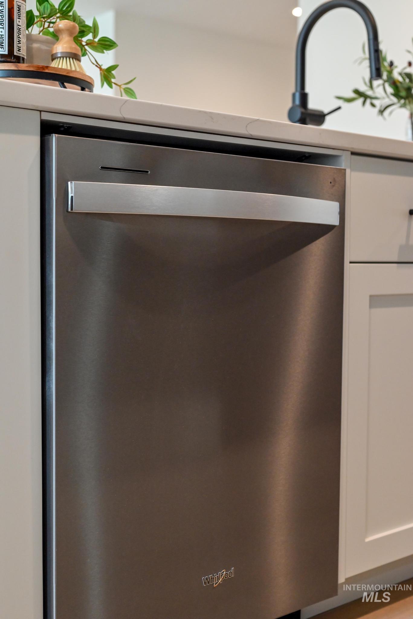 9071 W Moon River Dr, Star, Idaho 83669, 3 Bedrooms, 2 Bathrooms, Residential For Sale, Price $545,000,MLS 98974849