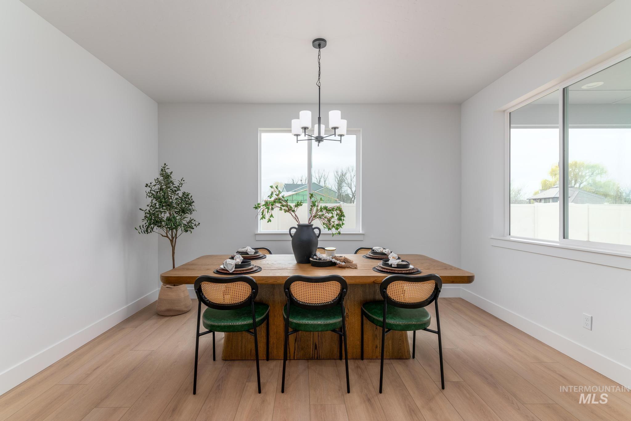 9071 W Moon River Dr, Star, Idaho 83669, 3 Bedrooms, 2 Bathrooms, Residential For Sale, Price $545,000,MLS 98974849