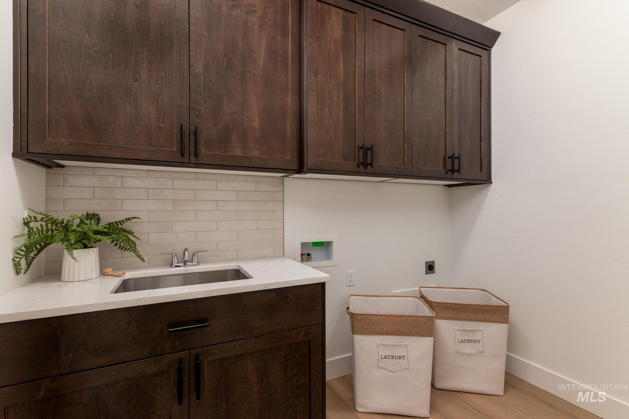 9071 W Moon River Dr, Star, Idaho 83669, 3 Bedrooms, 2 Bathrooms, Residential For Sale, Price $545,000,MLS 98974849