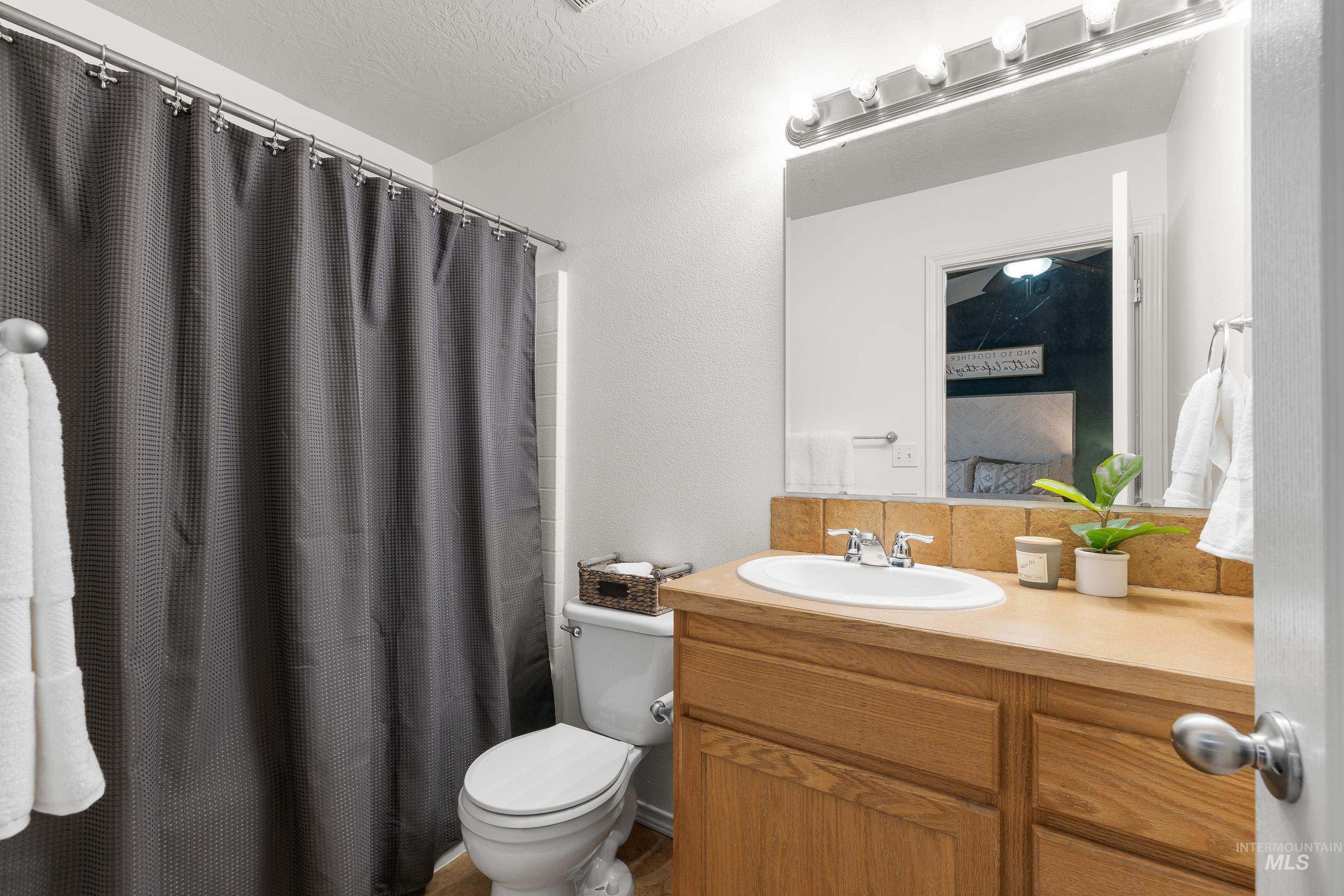 5201 N Toscana Ave, Meridian, Idaho 83642, 4 Bedrooms, 2 Bathrooms, Residential For Sale, Price $434,000,MLS 98974851