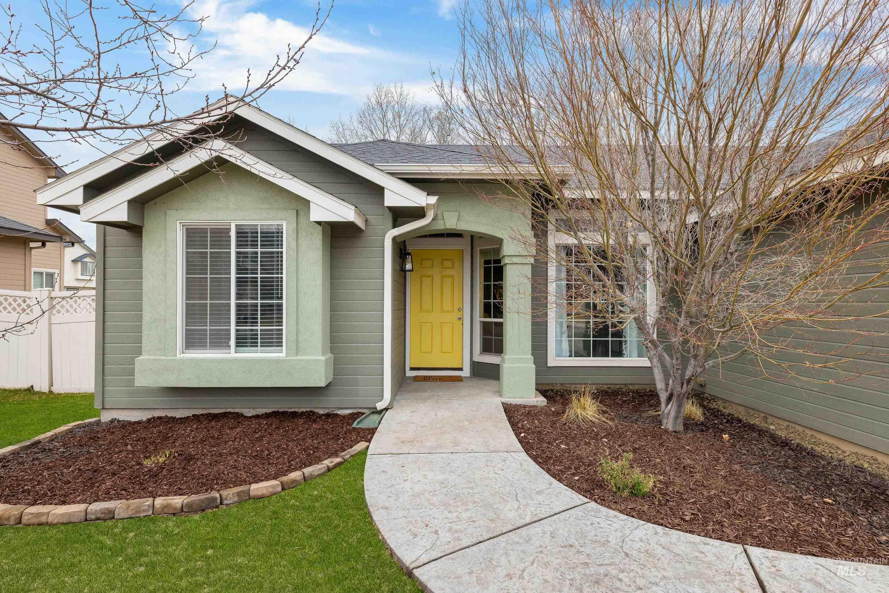 5201 N Toscana Ave, Meridian, Idaho 83642, 4 Bedrooms, 2 Bathrooms, Residential For Sale, Price $434,000,MLS 98974851