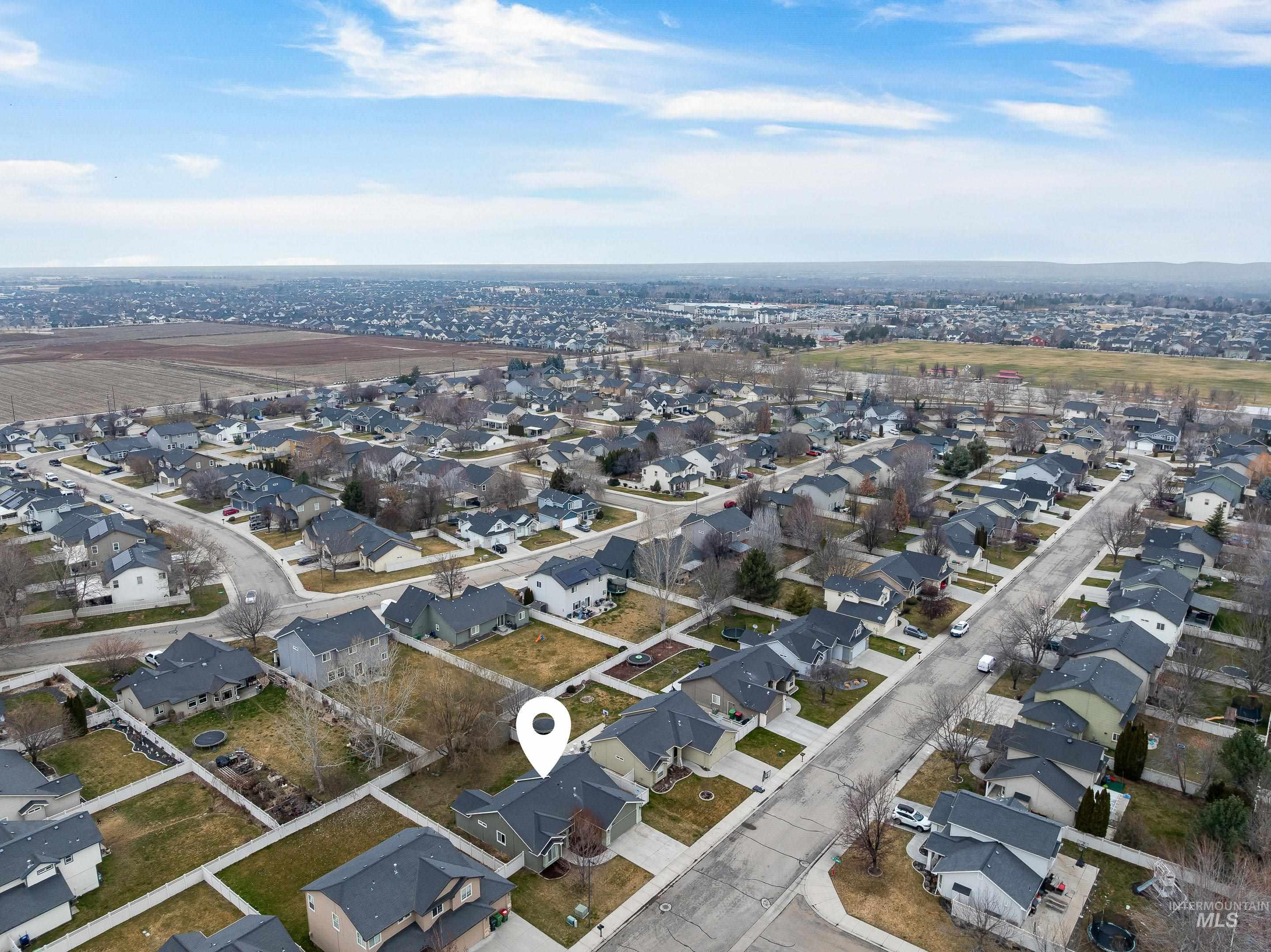 5201 N Toscana Ave, Meridian, Idaho 83642, 4 Bedrooms, 2 Bathrooms, Residential For Sale, Price $434,000,MLS 98974851