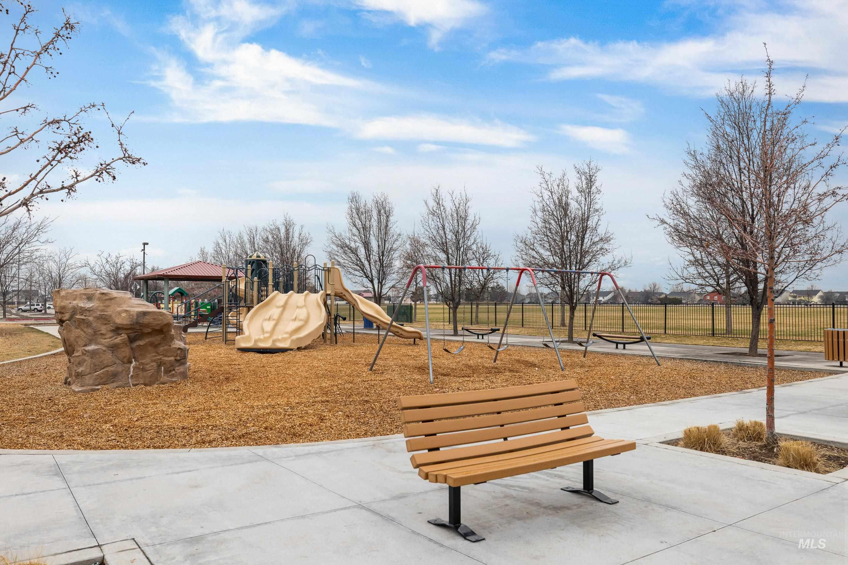 5201 N Toscana Ave, Meridian, Idaho 83642, 4 Bedrooms, 2 Bathrooms, Residential For Sale, Price $434,000,MLS 98974851