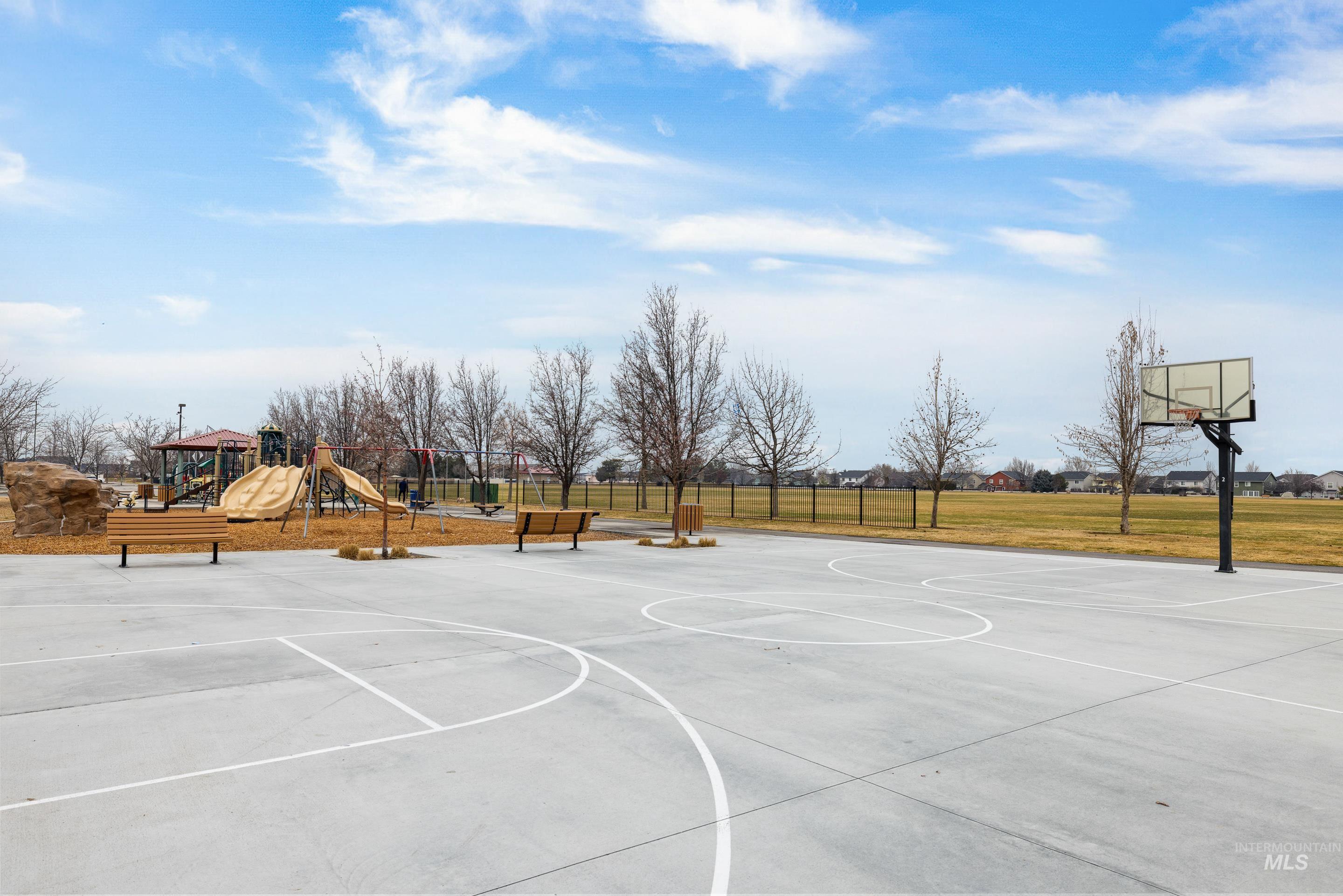 5201 N Toscana Ave, Meridian, Idaho 83642, 4 Bedrooms, 2 Bathrooms, Residential For Sale, Price $434,000,MLS 98974851