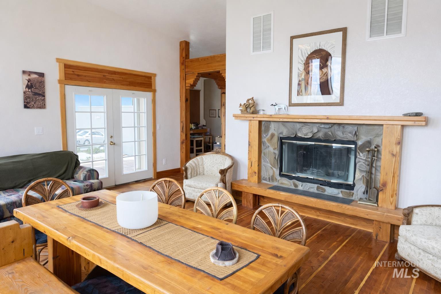 2050 E Medicine Wheel Ln, King Hill, Idaho 83633, 4 Bedrooms, 4 Bathrooms, Farm & Ranch For Sale, Price $1,500,000,MLS 98974852