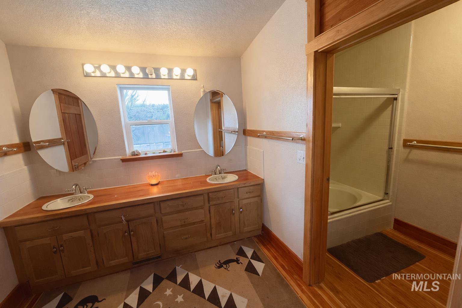 2050 E Medicine Wheel Ln, King Hill, Idaho 83633, 4 Bedrooms, 4 Bathrooms, Farm & Ranch For Sale, Price $1,500,000,MLS 98974852