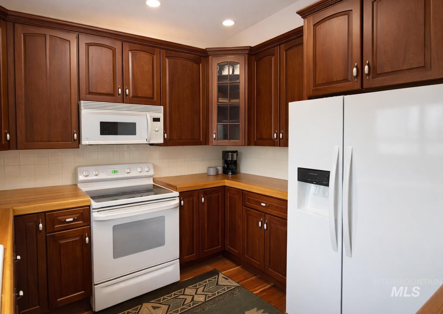 2050 E Medicine Wheel Ln, King Hill, Idaho 83633, 4 Bedrooms, 4 Bathrooms, Farm & Ranch For Sale, Price $1,500,000,MLS 98974852