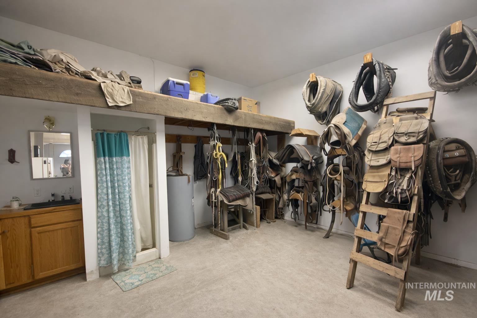 2050 E Medicine Wheel Ln, King Hill, Idaho 83633, 4 Bedrooms, 4 Bathrooms, Farm & Ranch For Sale, Price $1,500,000,MLS 98974852