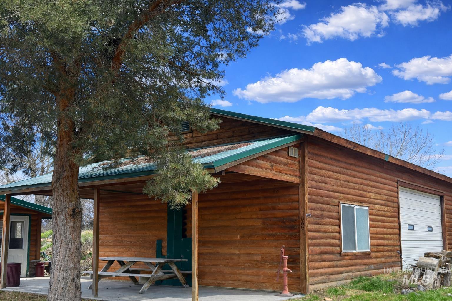 2050 E Medicine Wheel Ln, King Hill, Idaho 83633, 4 Bedrooms, 4 Bathrooms, Farm & Ranch For Sale, Price $1,500,000,MLS 98974852