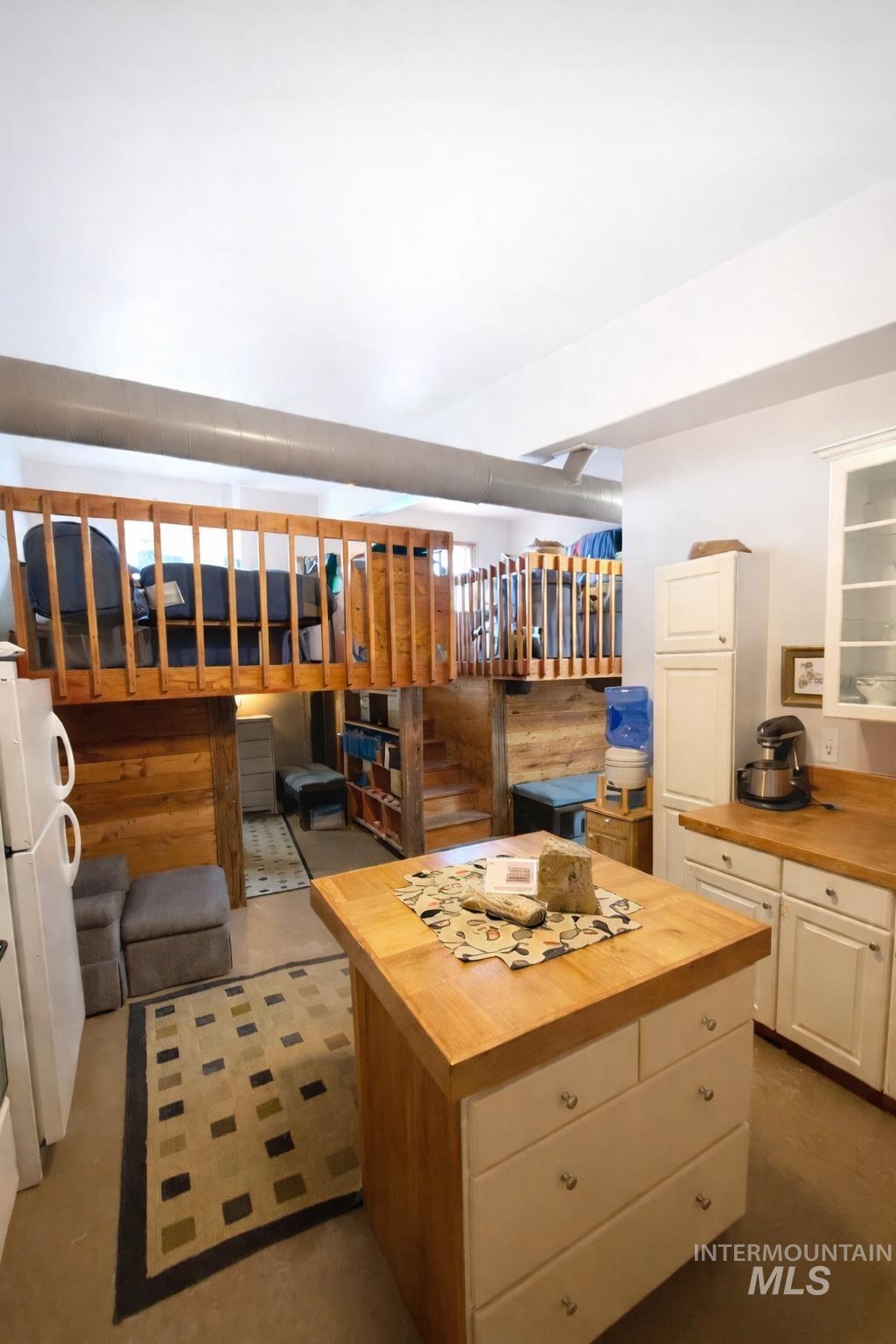 2050 E Medicine Wheel Ln, King Hill, Idaho 83633, 4 Bedrooms, 4 Bathrooms, Farm & Ranch For Sale, Price $1,500,000,MLS 98974852