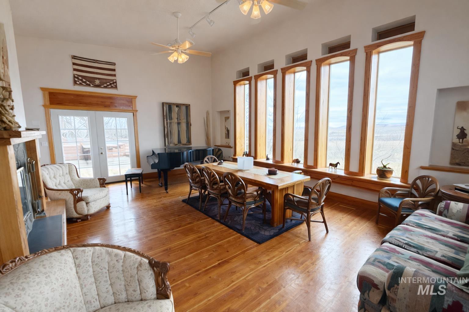 2050 E Medicine Wheel Ln, King Hill, Idaho 83633, 4 Bedrooms, 4 Bathrooms, Farm & Ranch For Sale, Price $1,500,000,MLS 98974852