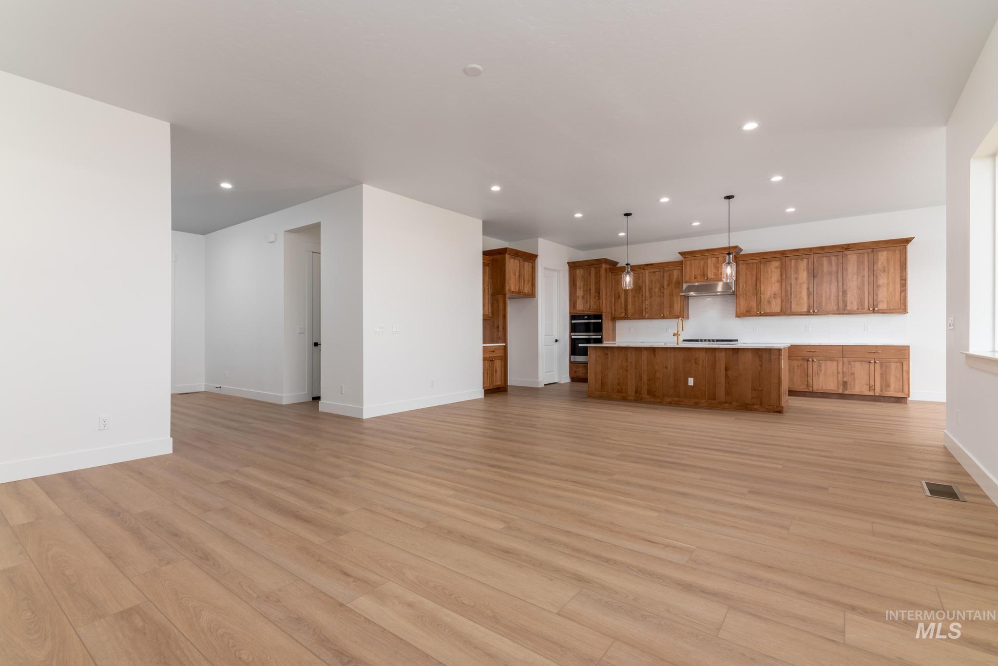 15216 Steel Cloud Ave, Caldwell, Idaho 83607, 4 Bedrooms, 3 Bathrooms, Residential For Sale, Price $589,000,MLS 98974853