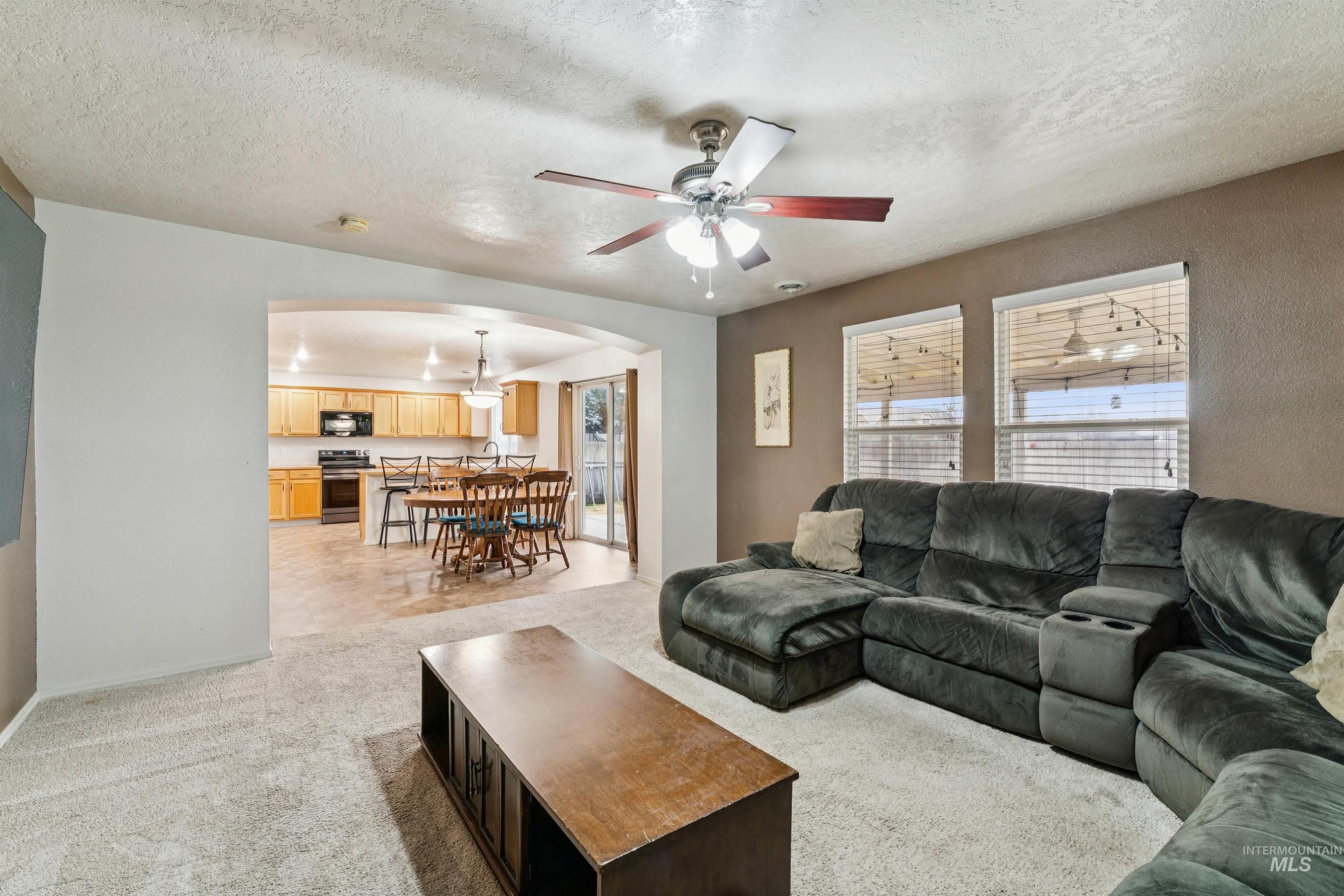 825 W Woodpine St, Meridian, Idaho 83646, 4 Bedrooms, 2.5 Bathrooms, Residential For Sale, Price $485,000, 98974855