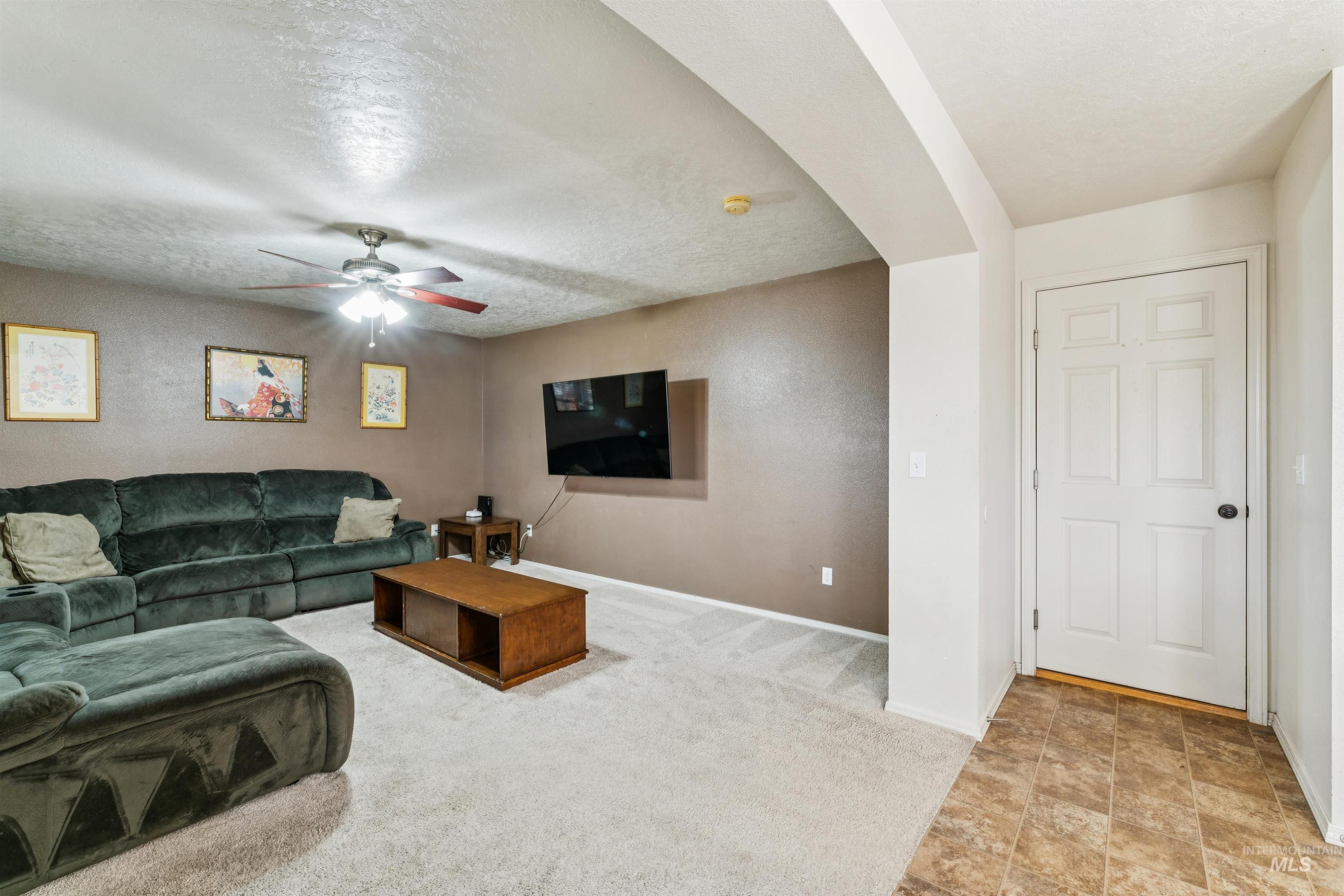 825 W Woodpine St, Meridian, Idaho 83646, 4 Bedrooms, 2.5 Bathrooms, Residential For Sale, Price $485,000, 98974855