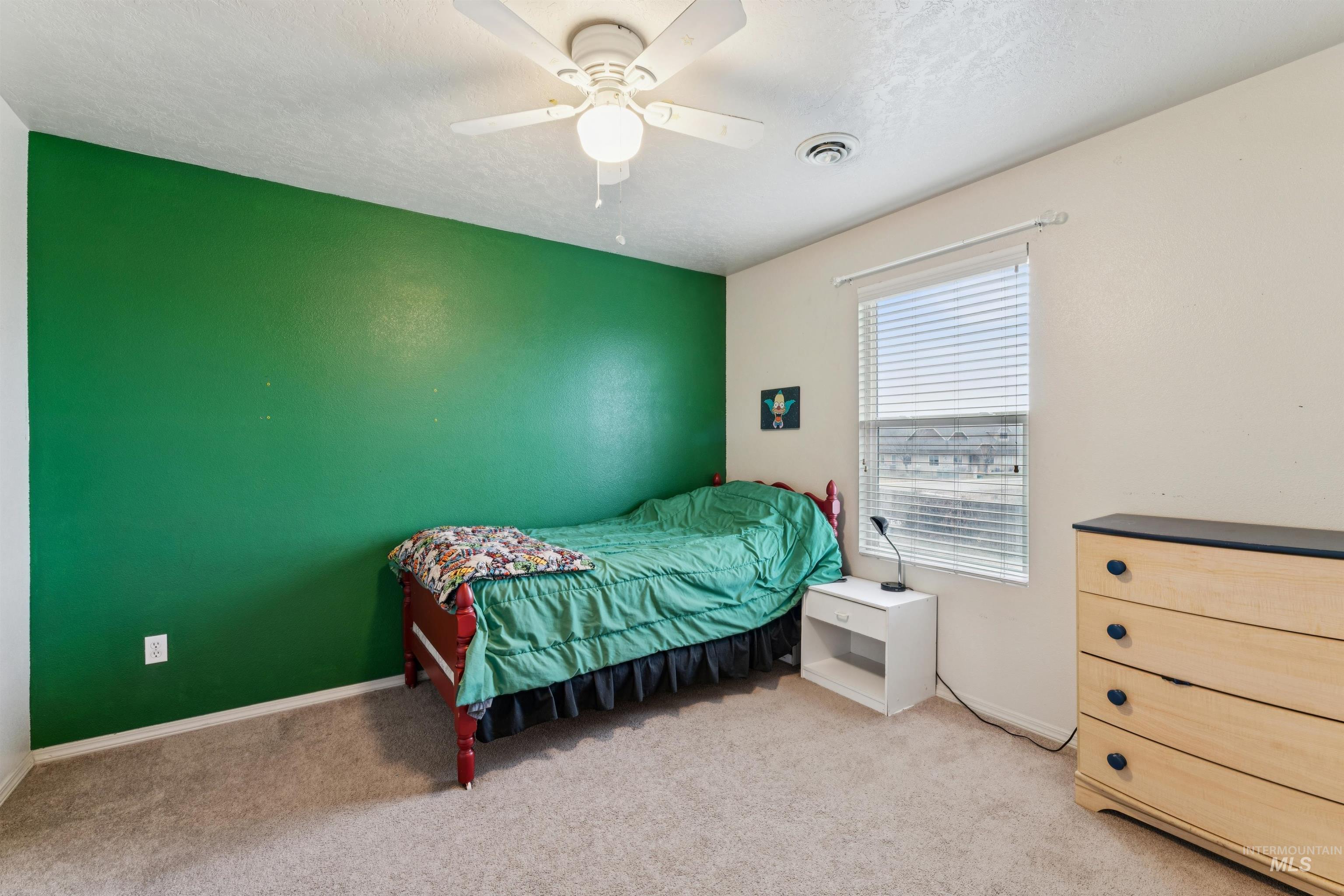 825 W Woodpine St, Meridian, Idaho 83646, 4 Bedrooms, 2.5 Bathrooms, Residential For Sale, Price $485,000,MLS 98974855