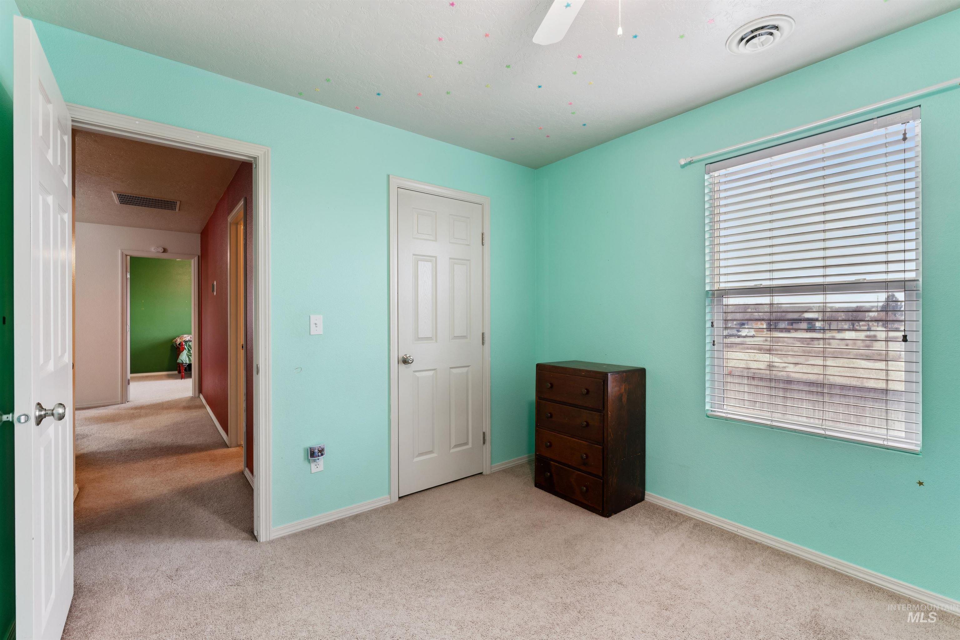 825 W Woodpine St, Meridian, Idaho 83646, 4 Bedrooms, 2.5 Bathrooms, Residential For Sale, Price $485,000, 98974855