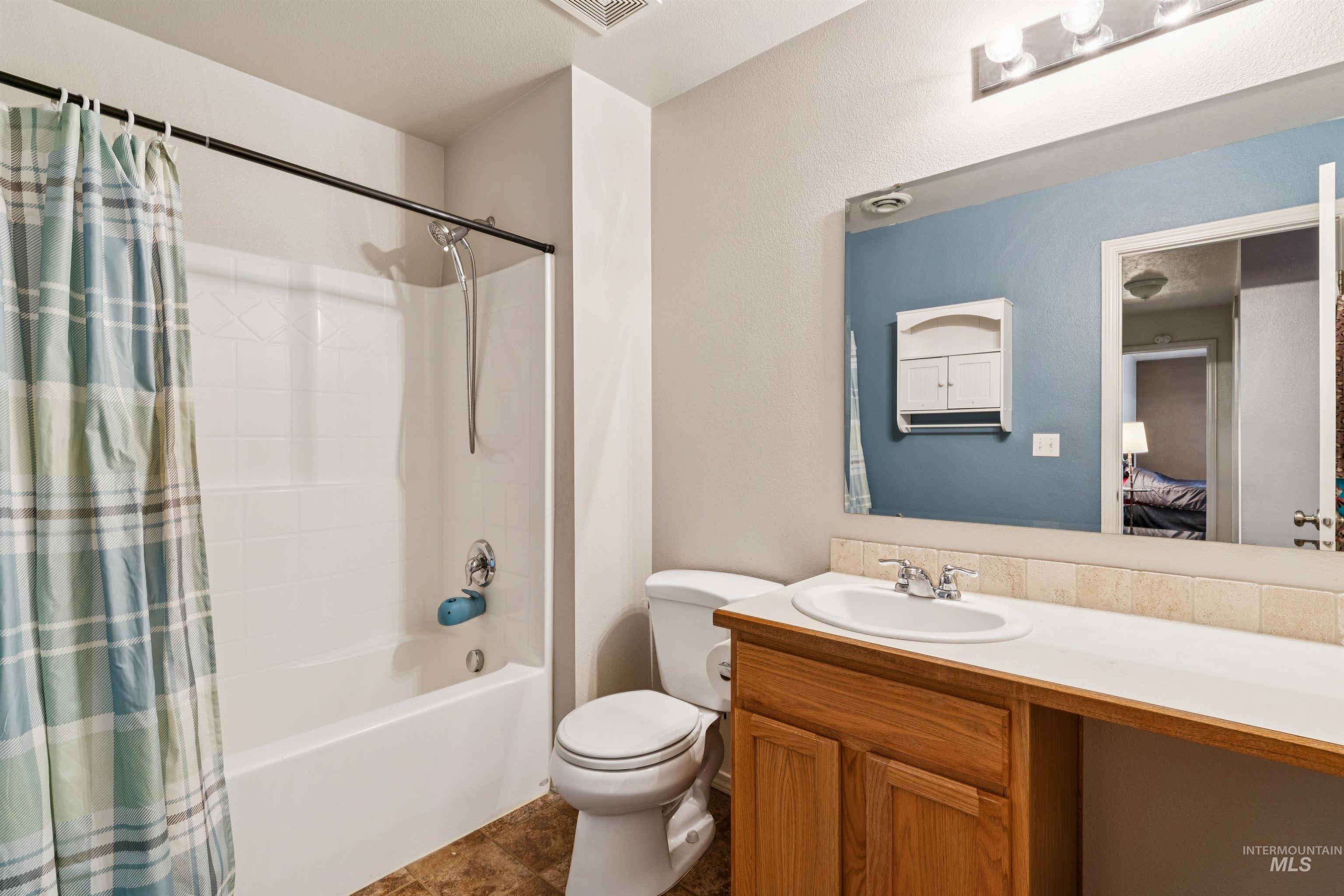 825 W Woodpine St, Meridian, Idaho 83646, 4 Bedrooms, 2.5 Bathrooms, Residential For Sale, Price $485,000, 98974855