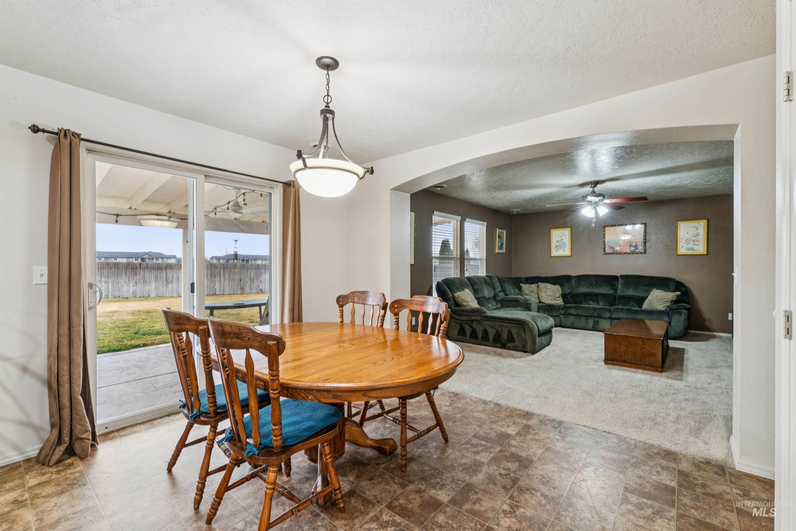 825 W Woodpine St, Meridian, Idaho 83646, 4 Bedrooms, 2.5 Bathrooms, Residential For Sale, Price $485,000,MLS 98974855