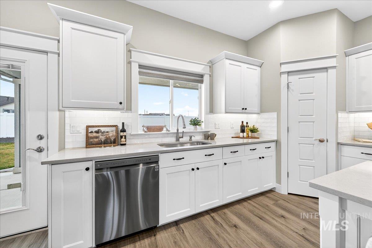 63 S Ravine Way, Nampa, Idaho 83687, 4 Bedrooms, 2 Bathrooms, Residential For Sale, Price $529,000, 98974856