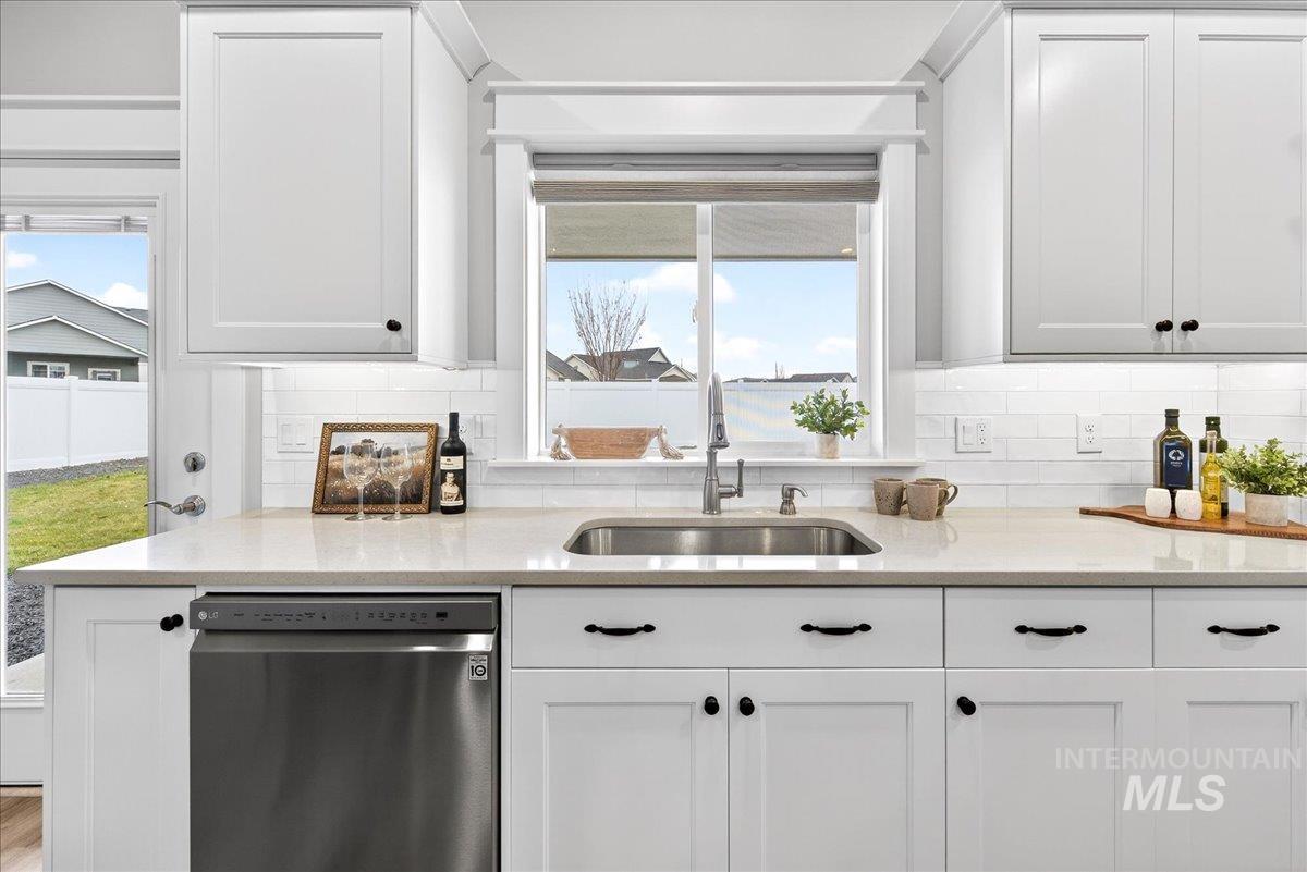 63 S Ravine Way, Nampa, Idaho 83687, 4 Bedrooms, 2 Bathrooms, Residential For Sale, Price $529,000,MLS 98974856