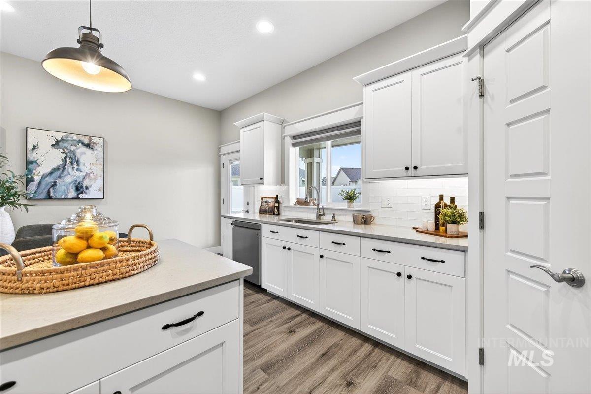 63 S Ravine Way, Nampa, Idaho 83687, 4 Bedrooms, 2 Bathrooms, Residential For Sale, Price $529,000,MLS 98974856