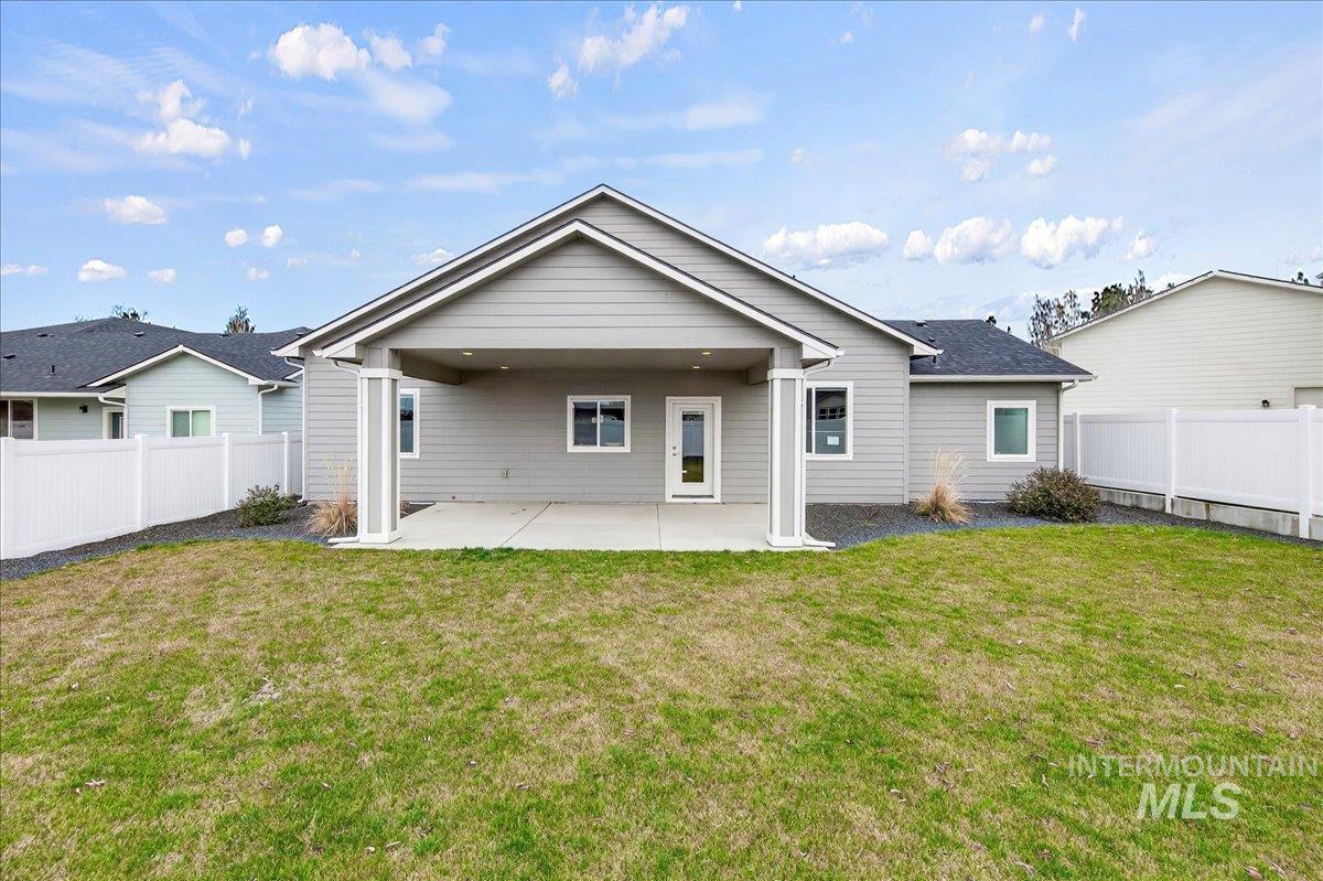 63 S Ravine Way, Nampa, Idaho 83687, 4 Bedrooms, 2 Bathrooms, Residential For Sale, Price $529,000, 98974856