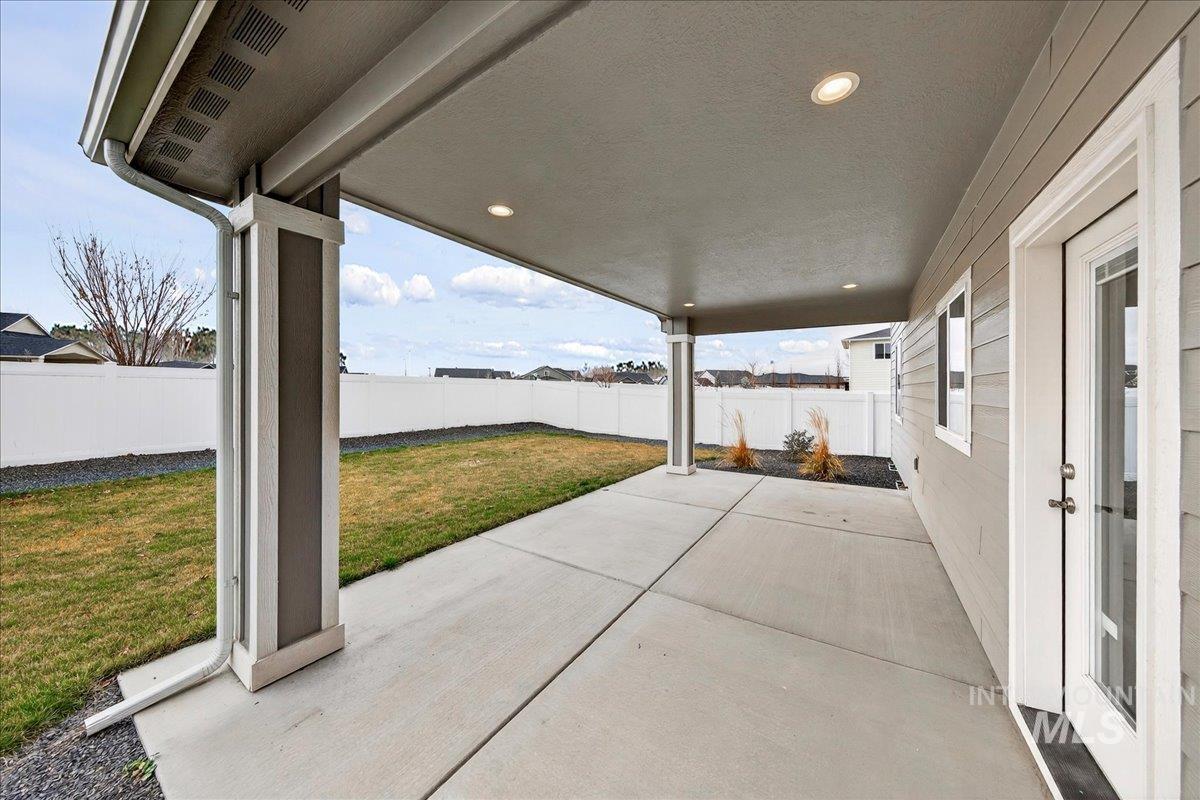 63 S Ravine Way, Nampa, Idaho 83687, 4 Bedrooms, 2 Bathrooms, Residential For Sale, Price $529,000,MLS 98974856