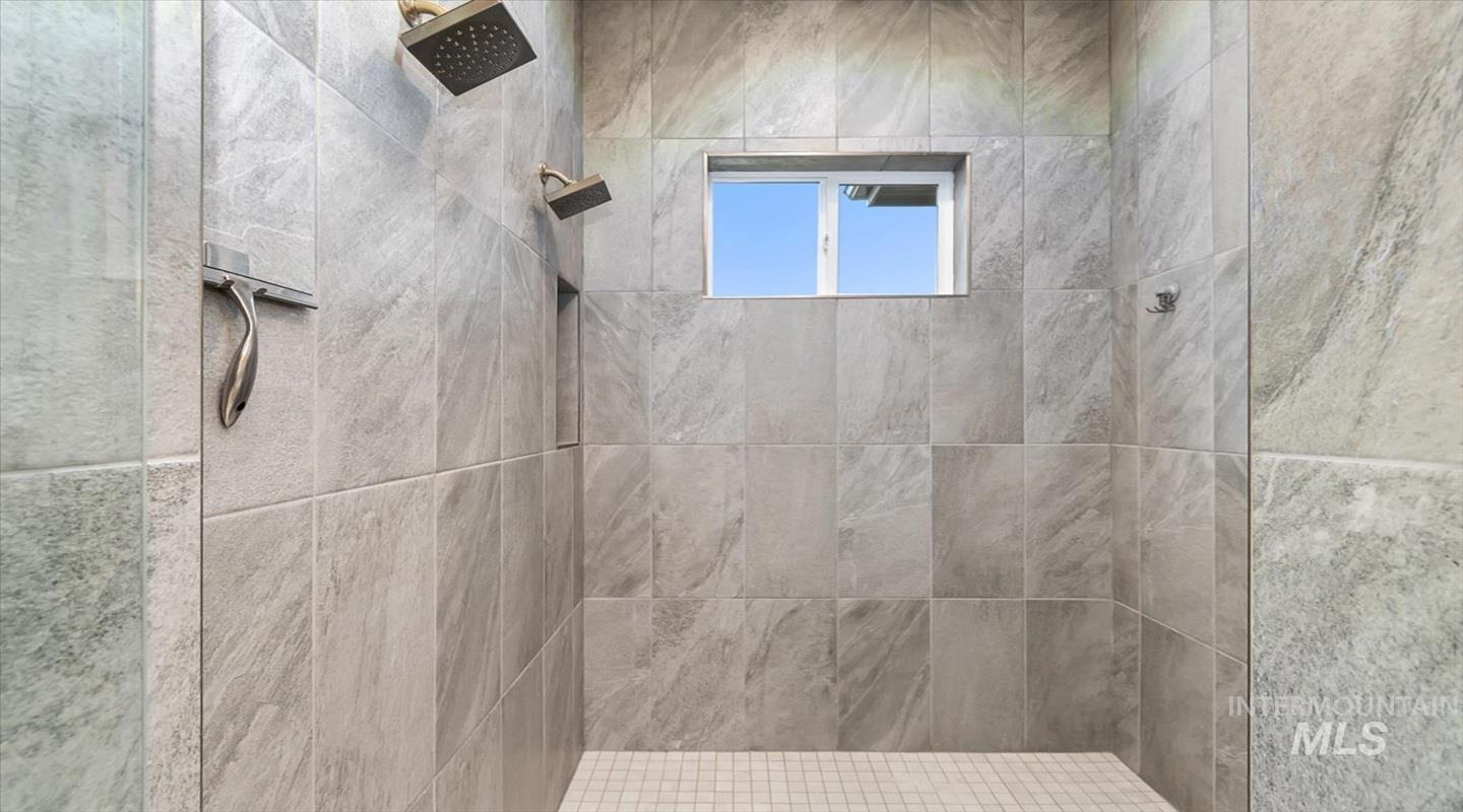 1010 E Tucman Street, Kuna, Idaho 83634, 4 Bedrooms, 3 Bathrooms, Residential For Sale, Price $679,900,MLS 98974857