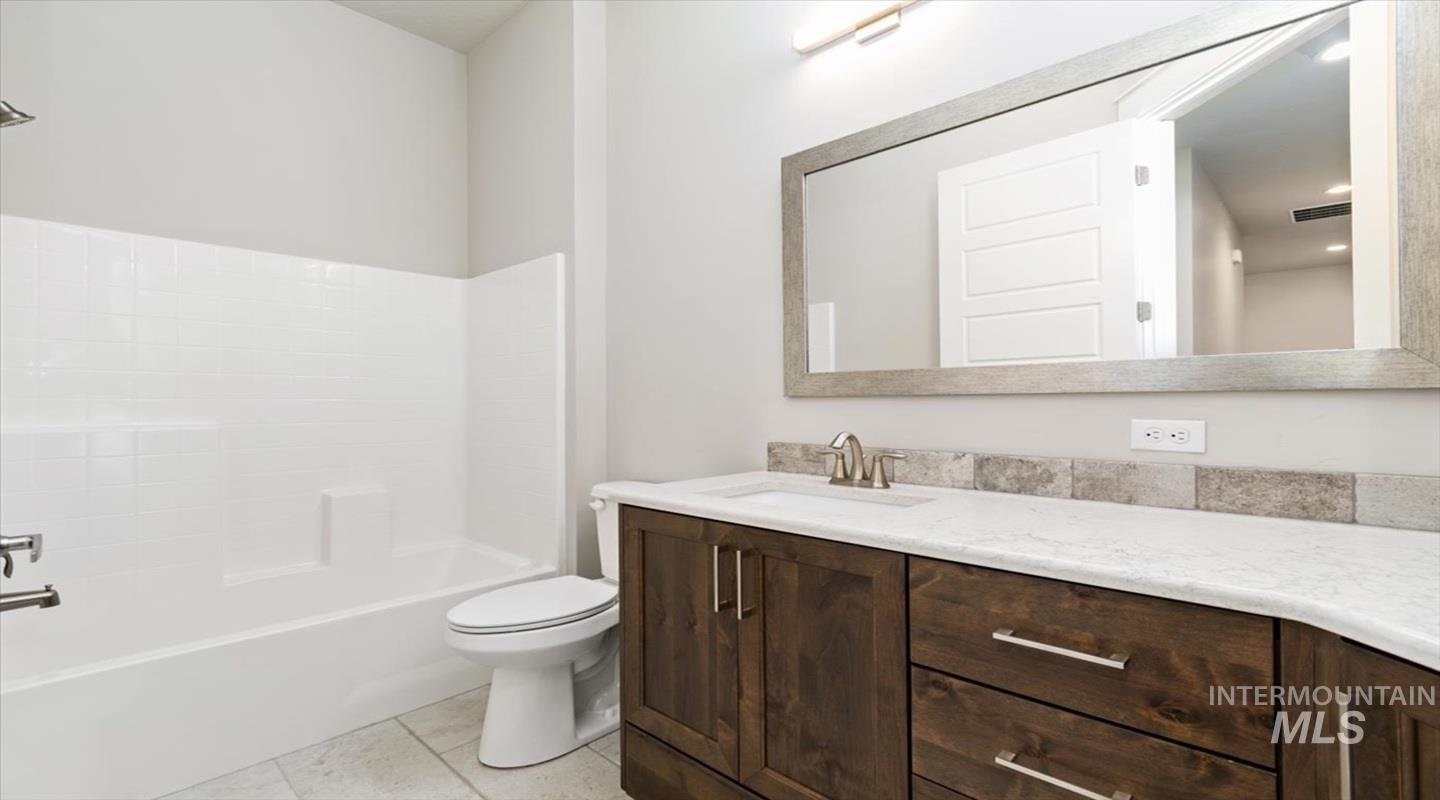 1010 E Tucman Street, Kuna, Idaho 83634, 4 Bedrooms, 3 Bathrooms, Residential For Sale, Price $679,900,MLS 98974857