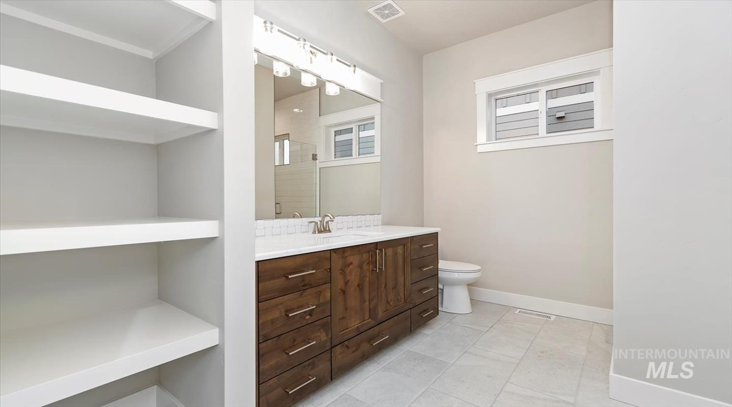 1010 E Tucman Street, Kuna, Idaho 83634, 4 Bedrooms, 3 Bathrooms, Residential For Sale, Price $679,900,MLS 98974857