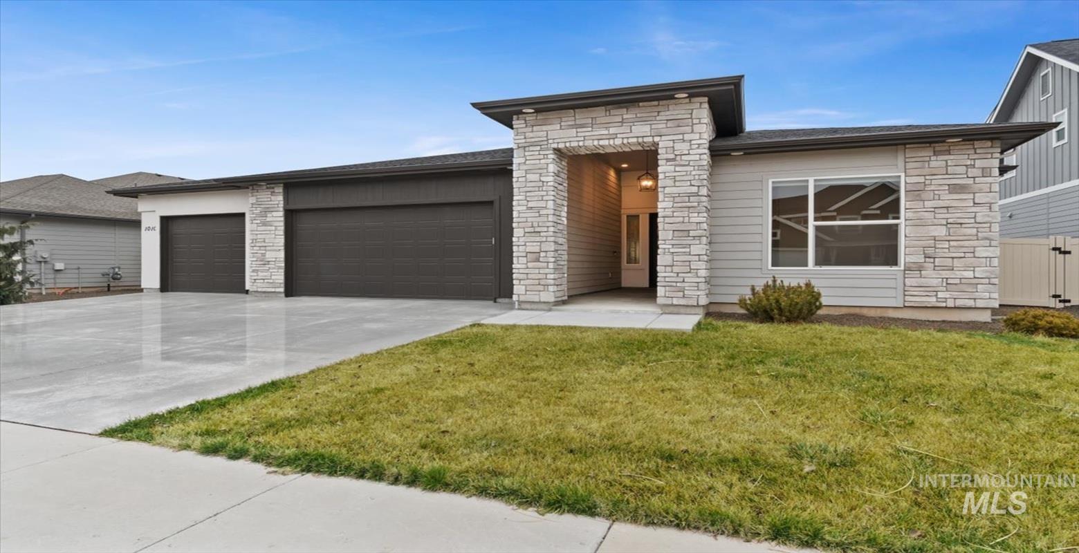 1010 E Tucman Street, Kuna, Idaho 83634, 4 Bedrooms, 3 Bathrooms, Residential For Sale, Price $679,900,MLS 98974857