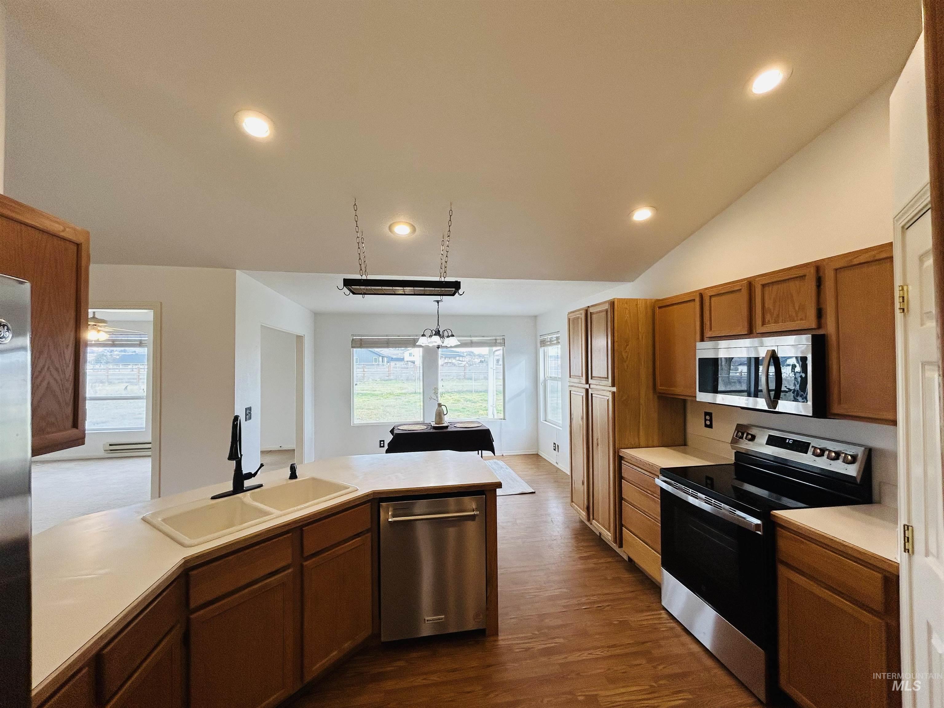 5842 Old Bruneau Hwy, Marsing, Idaho 83639, 3 Bedrooms, 2 Bathrooms, Residential For Sale, Price $630,000,MLS 98974858