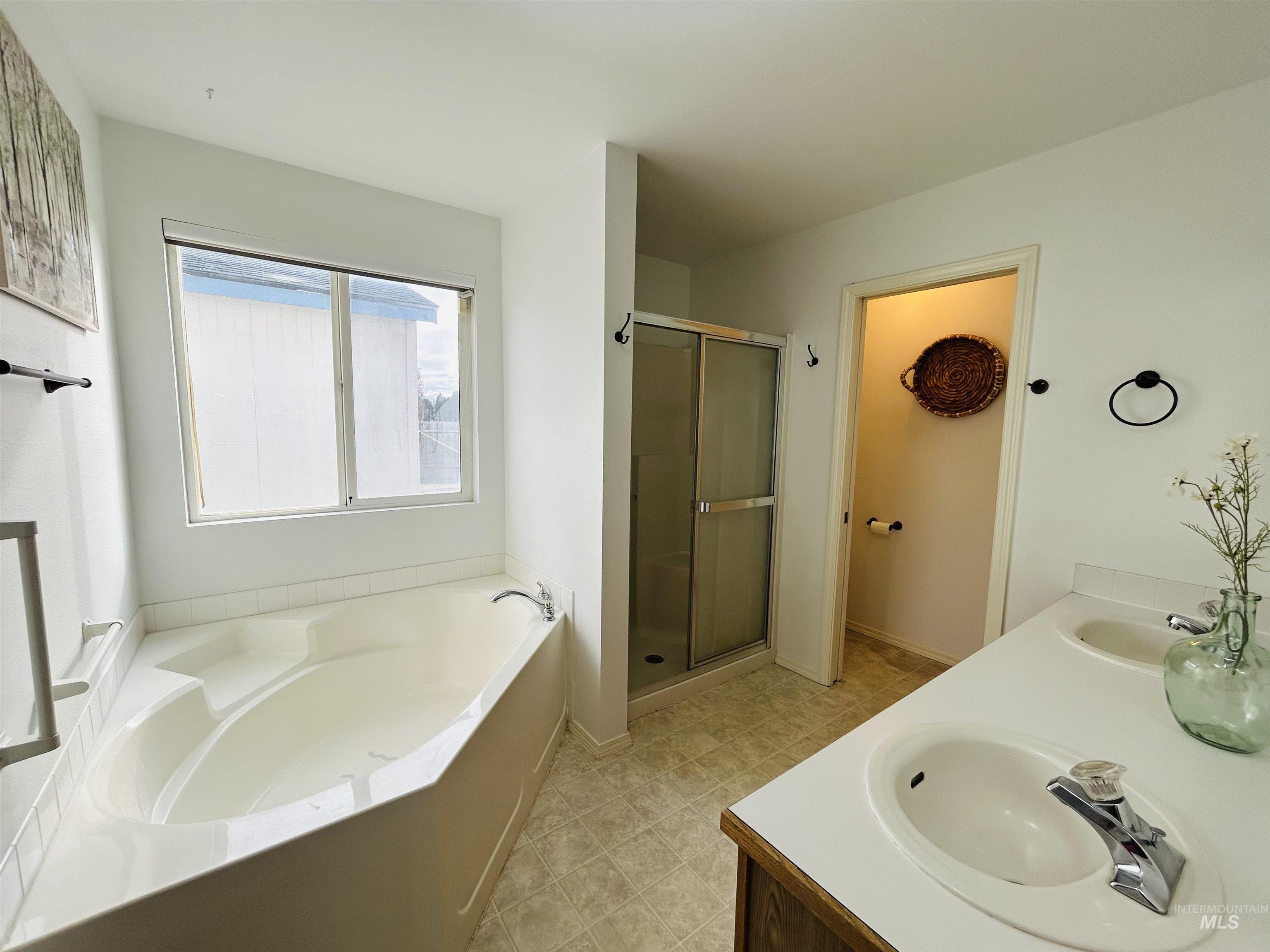 5842 Old Bruneau Hwy, Marsing, Idaho 83639, 3 Bedrooms, 2 Bathrooms, Residential For Sale, Price $630,000,MLS 98974858