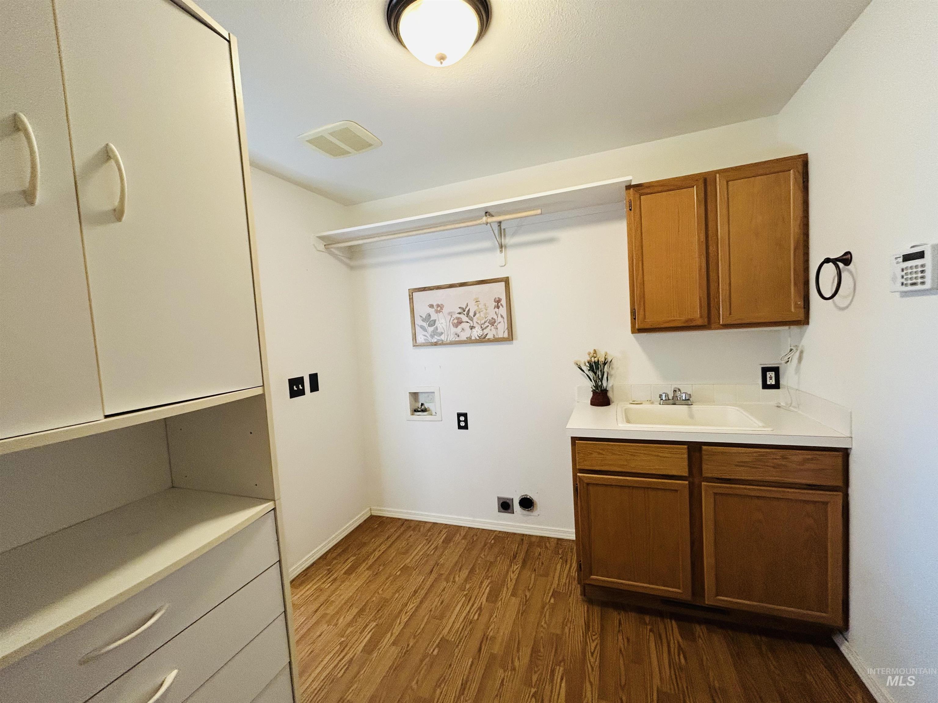 5842 Old Bruneau Hwy, Marsing, Idaho 83639, 3 Bedrooms, 2 Bathrooms, Residential For Sale, Price $630,000,MLS 98974858