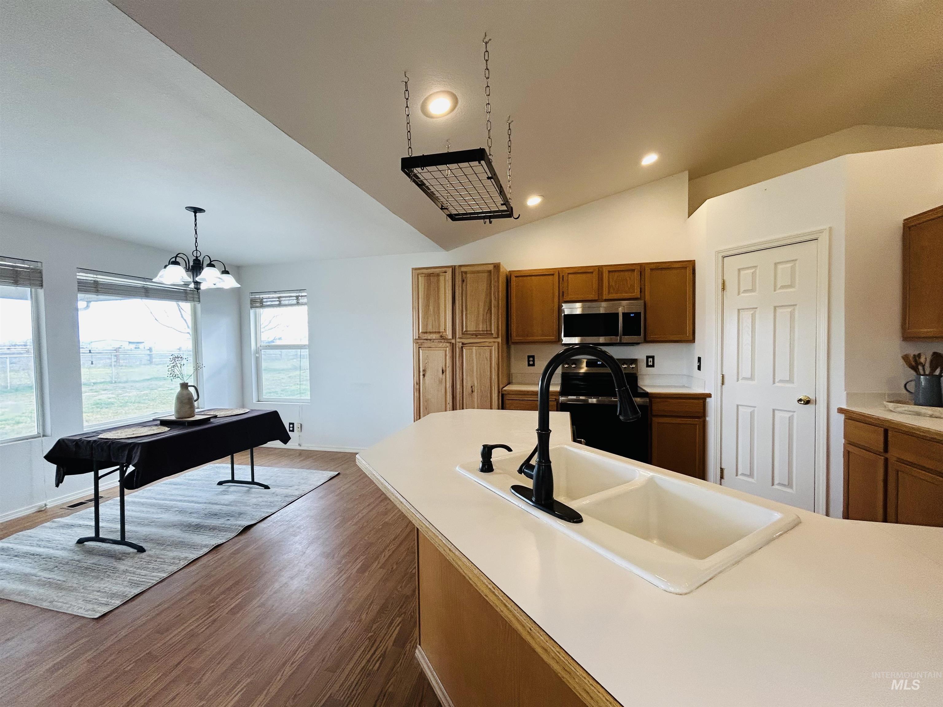 5842 Old Bruneau Hwy, Marsing, Idaho 83639, 3 Bedrooms, 2 Bathrooms, Residential For Sale, Price $630,000,MLS 98974858