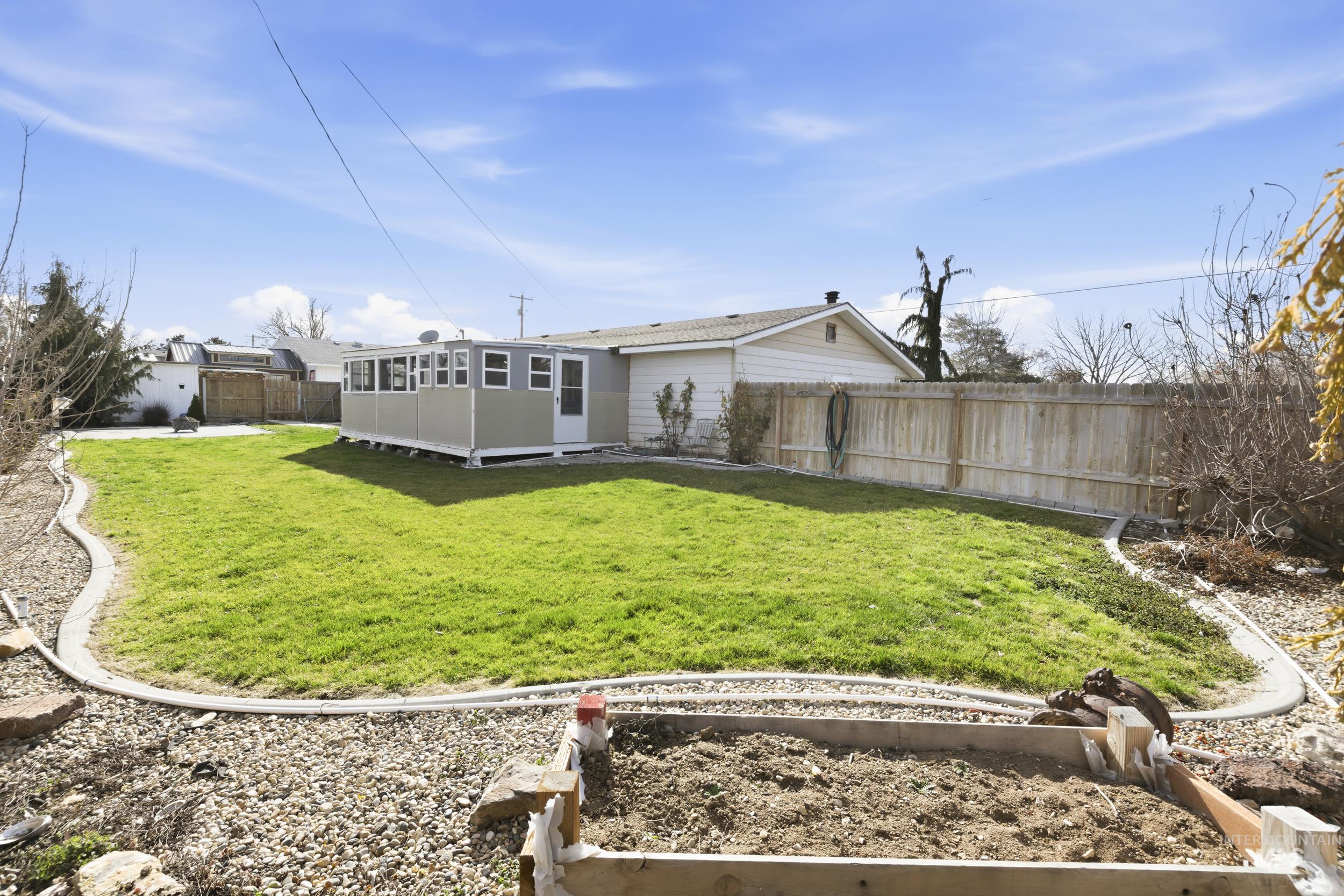 16714 Farmway Rd, Caldwell, Idaho 83607, 3 Bedrooms, 2 Bathrooms, Residential For Sale, Price $400,000, 98974859