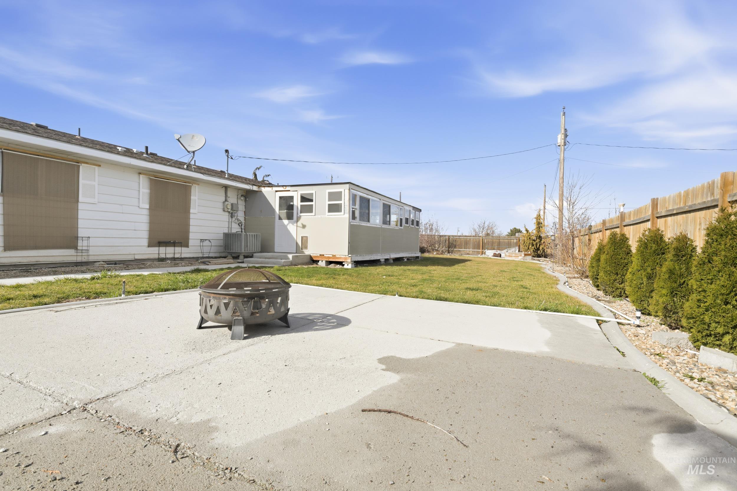 16714 Farmway Rd, Caldwell, Idaho 83607, 3 Bedrooms, 2 Bathrooms, Residential For Sale, Price $400,000, 98974859