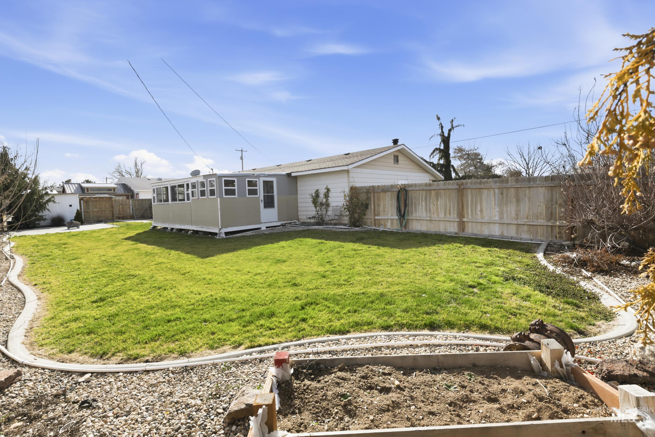 16714 Farmway Rd, Caldwell, Idaho 83607, 3 Bedrooms, 2 Bathrooms, Residential For Sale, Price $400,000, 98974859