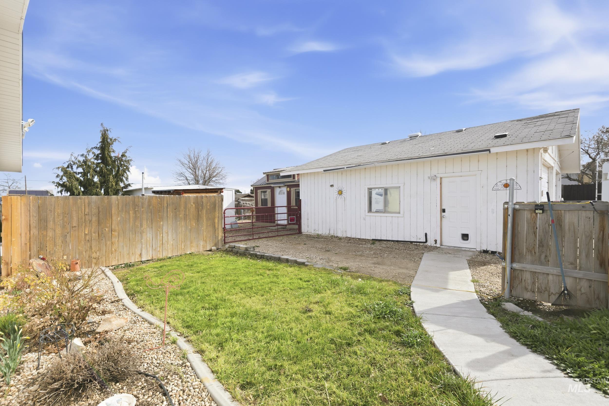 16714 Farmway Rd, Caldwell, Idaho 83607, 3 Bedrooms, 2 Bathrooms, Residential For Sale, Price $400,000, 98974859