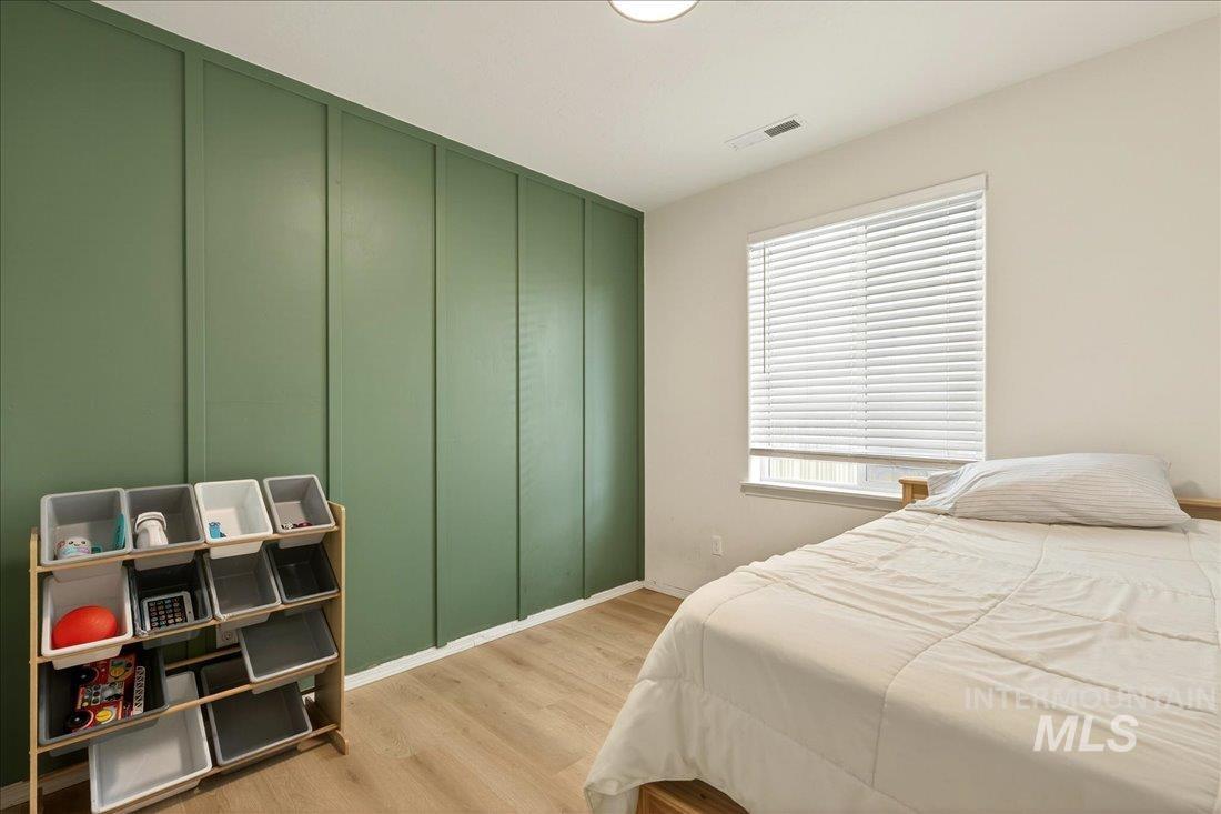 1864 E Jade Falls, Kuna, Idaho 83634, 3 Bedrooms, 2 Bathrooms, Residential For Sale, Price $468,000,MLS 98974864