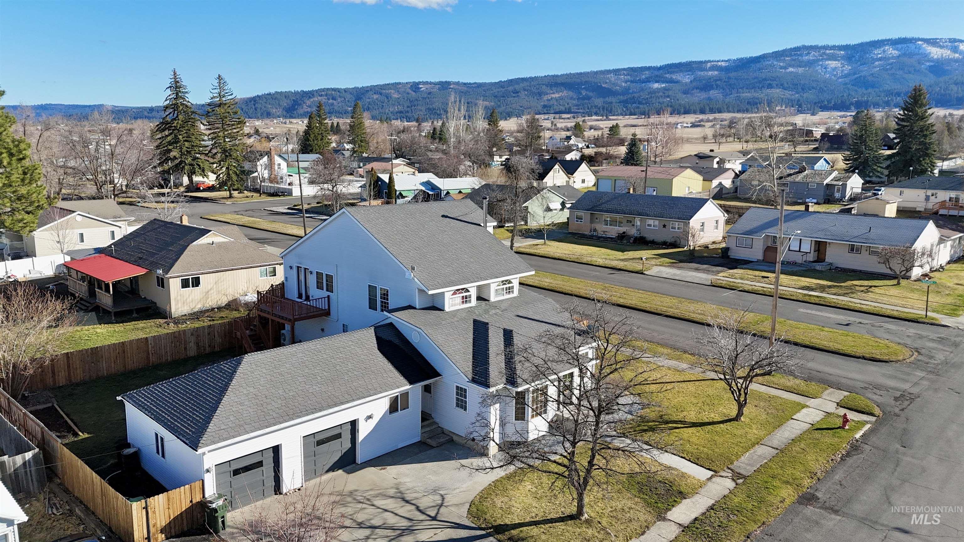 627 S C Street, Grangeville, Idaho 83530, 5 Bedrooms, 3 Bathrooms, Residential For Sale, Price $499,000, 98974865