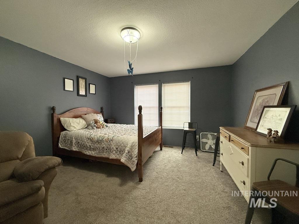 627 S C Street, Grangeville, Idaho 83530, 5 Bedrooms, 3 Bathrooms, Residential For Sale, Price $515,000,MLS 98974865