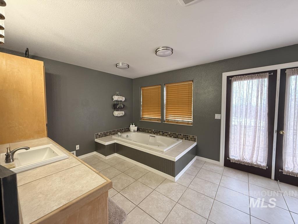 627 S C Street, Grangeville, Idaho 83530, 5 Bedrooms, 3 Bathrooms, Residential For Sale, Price $515,000,MLS 98974865